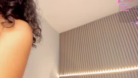 Snapshot of coralineross_ chatting on March 4, 2:21 pm coralineross_ online show from March 4, 2:21 pm