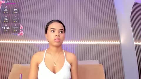 Snapshot of coralineross_ chatting on October 17, 11:14 am coralineross_ online show from October 17, 11:14 am