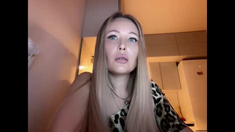 coravell online show from March 30, 9:04 pm