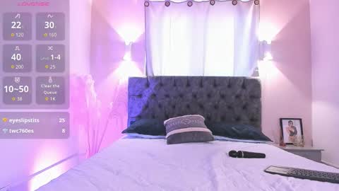 corinabrown_ online show from October 24, 3:02 pm