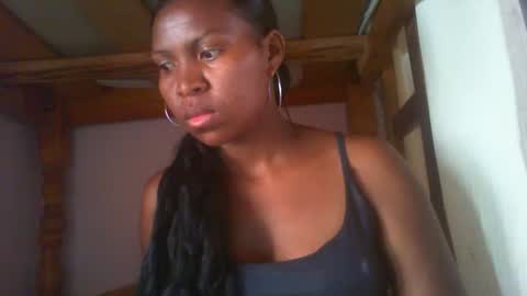 Snapshot of couleur_vanille chatting on March 6, 6:30 am couleur_vanille online show from March 6, 6:30 am