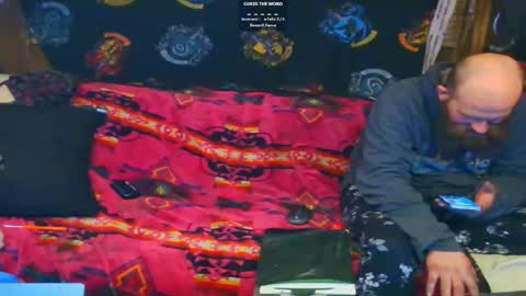 Alaskawildcouple online show from October 27, 11:21 am