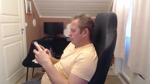 couple3845 online show from December 20, 8:32 am