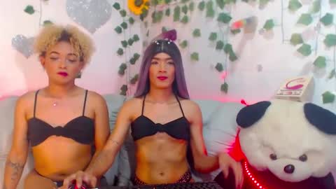 ALEXA  KIM online show from March 9, 5:39 pm