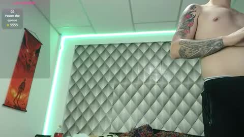 Couplelatin online show from October 26, 8:52 pm