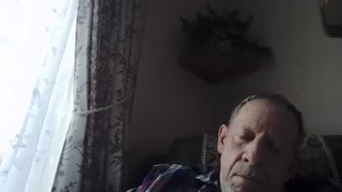 courieral1 online show from December 19, 10:11 am