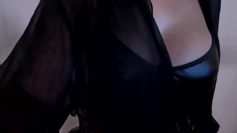 crazy sexy  online show from July 26, 10:07 pm