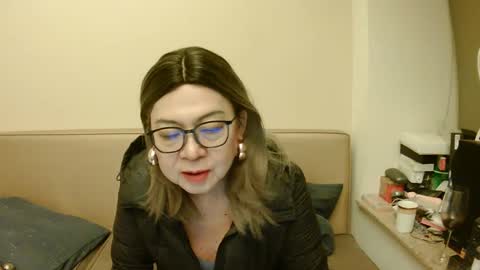 Kelly   online show from March 5, 8:21 pm