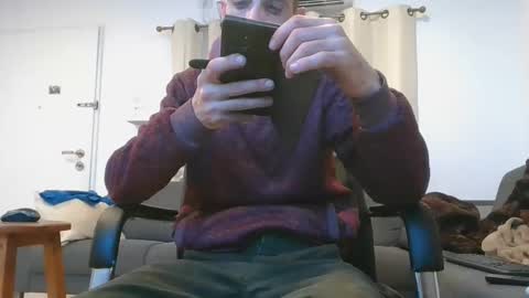 Snapshot of crazymen0101 chatting on December 12, 5:52 am crazymen0101 online show from December 12, 5:52 am