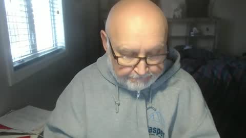 Creamormilk online show from December 2, 1:42 pm