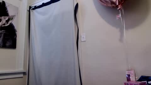 CreamyExotica online show from February 14, 3:05 pm