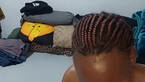 creamyhub online show from September 25, 10:33 am