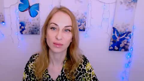 Snapshot of create_your_own_sun chatting on October 11, 1:38 pm Lera online show from October 11, 1:38 pm