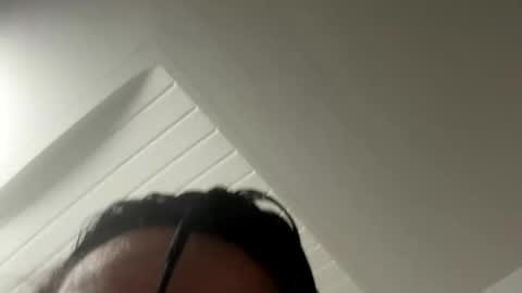 creativekwon01 online show from December 1, 8:23 am