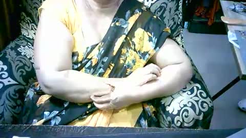 Sonika69 online show from April 6, 7:15 pm