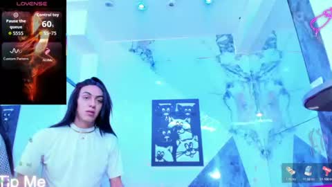 crhistofer_ online show from August 9, 9:26 am