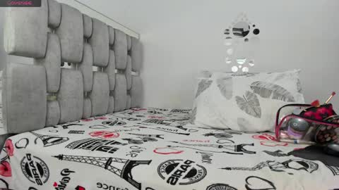 CAMILA SUAREZ online show from April 17, 1:08 am