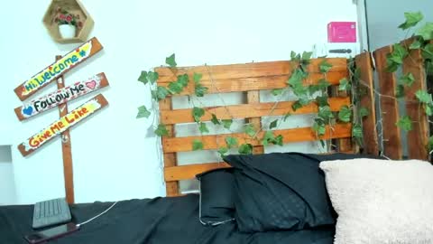 cris_dulce online show from May 22, 8:37 pm