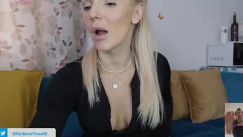 Snapshot of cris_tinne chatting on September 18, 12:09 pm cris_tinne online show from September 18, 12:09 pm