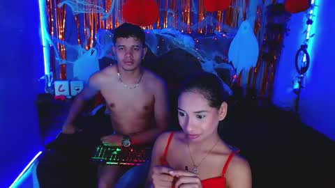 Snapshot of crisandmery chatting on October 19, 3:55 am CRISANDMERY online show from October 19, 3:55 am