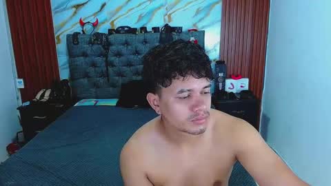 CRISANDMERY online show from March 8, 8:18 am