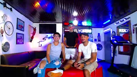 crismens online show from June 24, 8:27 pm
