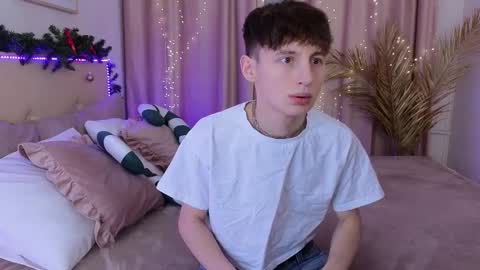 Chris online show from December 15, 10:06 pm