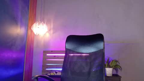 criss_hardcock_ online show from May 26, 1:17 pm