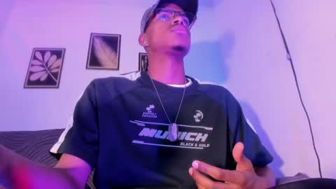 criss_zuri online show from April 21, 11:50 am