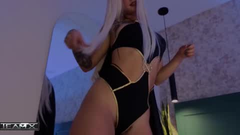 Cristal  online show from October 31, 1:55 pm