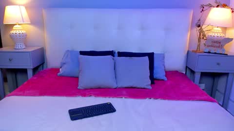 cristalssmith online show from December 23, 2:40 am