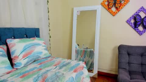 cristal walker online show from October 24, 12:50 pm