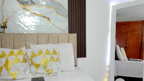 cristal walker online show from February 19, 10:58 am