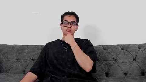 cristian_suarezz_ online show from October 8, 9:43 pm