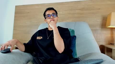 cristian_suarezz_ online show from October 10, 10:03 pm