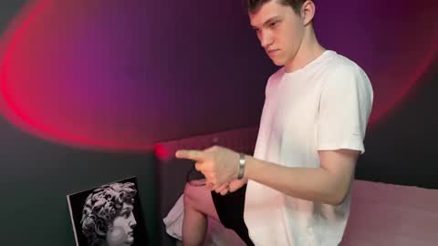 cronck52 online show from April 4, 3:57 am