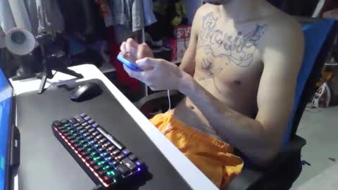 Snapshot of crudosoy chatting on October 30, 3:23 pm Carlo online show from October 30, 3:23 pm