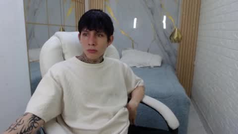 cry_thereal online show from June 28, 5:03 am