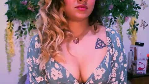 crysrus online show from October 22, 1:31 am