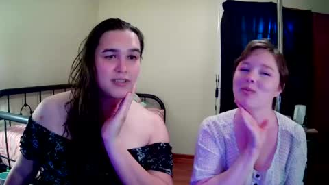 Peach and Daisy online show from July 11, 9:29 pm