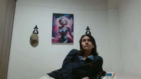 Crystal Blaze online show from April 21, 2:48 am