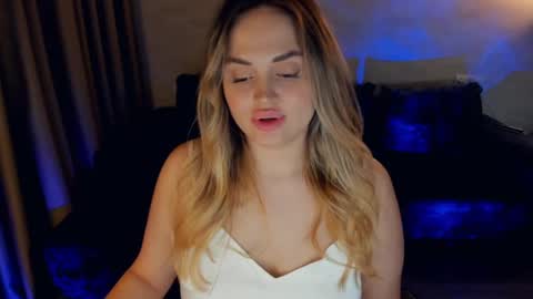 crystalemily online show from February 3, 10:21 pm