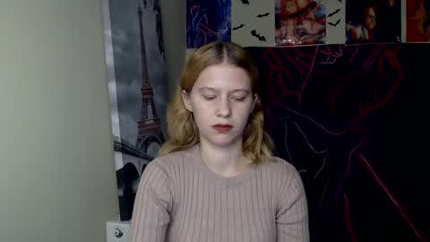 Stella online show from October 10, 6:25 pm