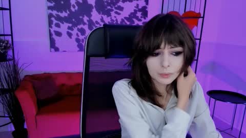 Snapshot of crystallbloom chatting on October 7, 2:29 am crystallbloom online show from October 7, 2:29 am