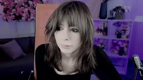 crystallbloom online show from February 23, 1:02 pm