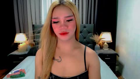 bea takashi  online show from May 17, 10:46 am