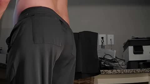 Snapshot of cuban2_slut chatting on October 24, 1:23 pm Cubantoo online show from October 24, 1:23 pm