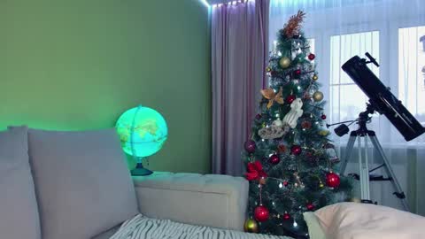 Snapshot of cuddle_kitten chatting on January 1, 11:49 am Alexia online show from January 1, 11:49 am