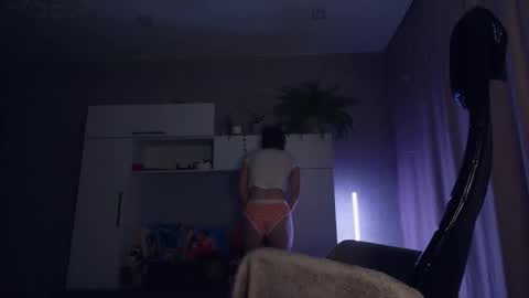 Snapshot of cuddle_kitten chatting on October 27, 2:39 pm Alexia online show from October 27, 2:39 pm