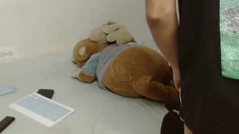 Cuddly online show from February 10, 10:40 am